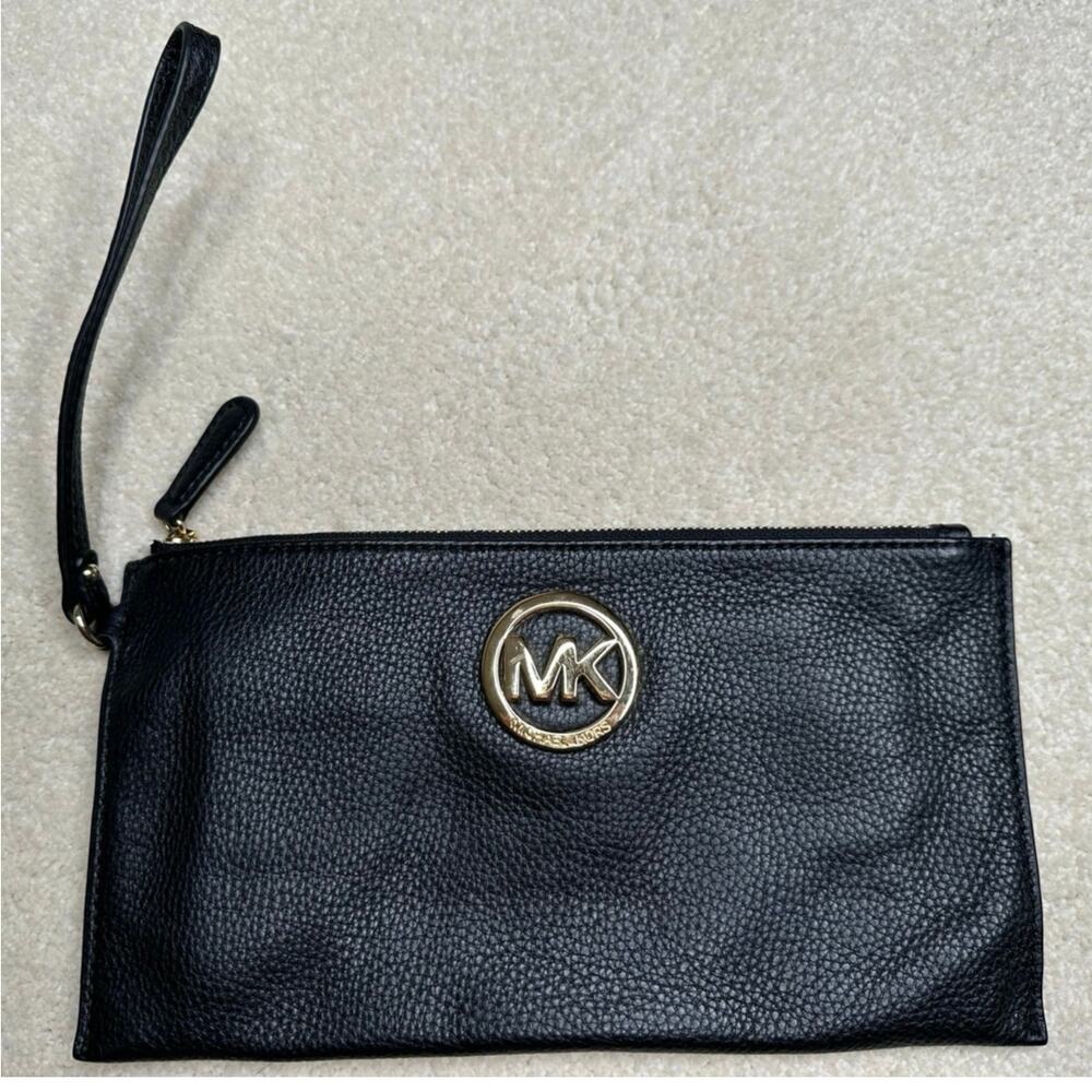 Michael Kors: Black Leather Wristlet